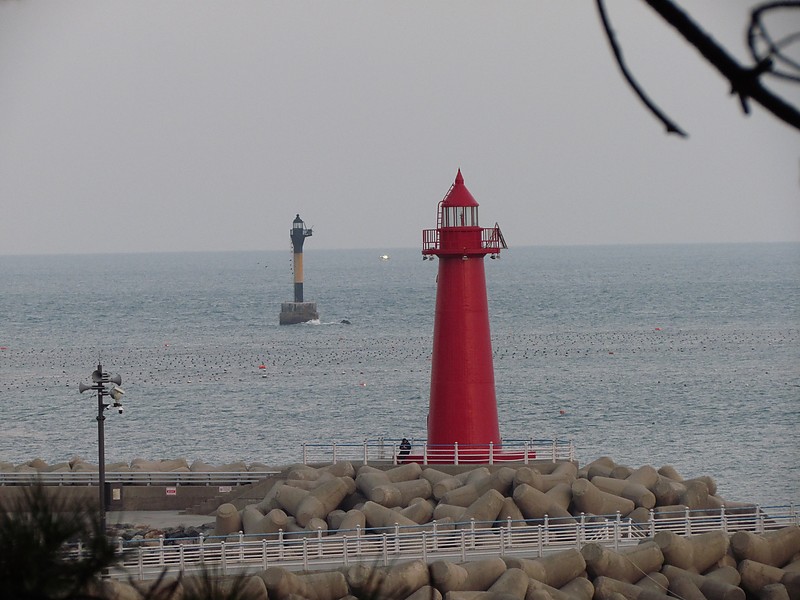 Busan / Cheongsapo N Breakwater lighthouse
Keywords: Busan;South Korea;Korea Strait