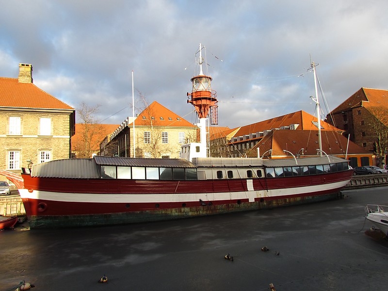 Copenhagen / Fyrskib nr. XI
Keywords: Copenhagen;Denmark;Oresund;Lightship