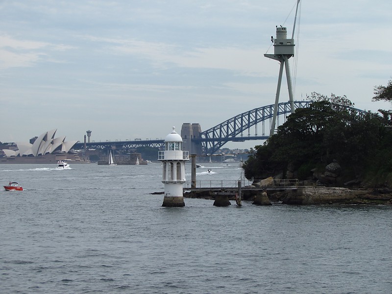 Sydney Harbour / Bradley's Head lighthouse
Mast behind is fixed point (PA)
Keywords: Sydney Harbour;Australia;Tasman sea;New South Wales;Offshore