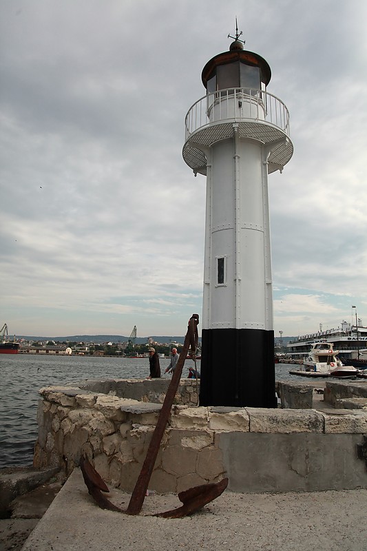 Varna East Breakwater Spur lighthouse
Keywords: Varna;Bulgaria;Black sea