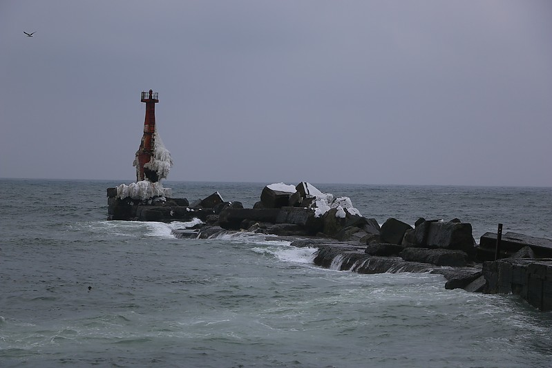 Nevelsk / N Breakwater S end light
Author of the photo: Victor Murzilkin and Red Hare TV Production
Keywords: Strait of Tartary;Sakhalin;Russia;Far East;Nevelsk
