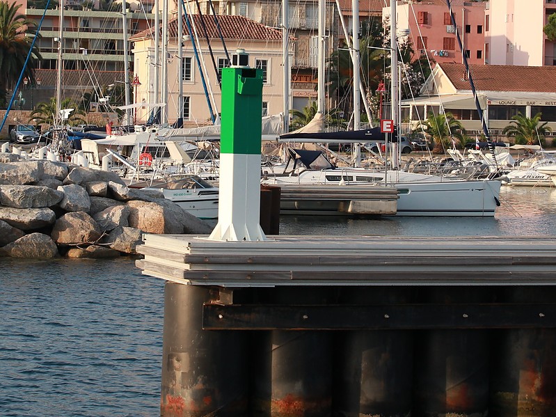Corsica / Propriano /  Marina Breakwater W Head light
Keywords: Corsica;France;Mediterranean sea;Propriano