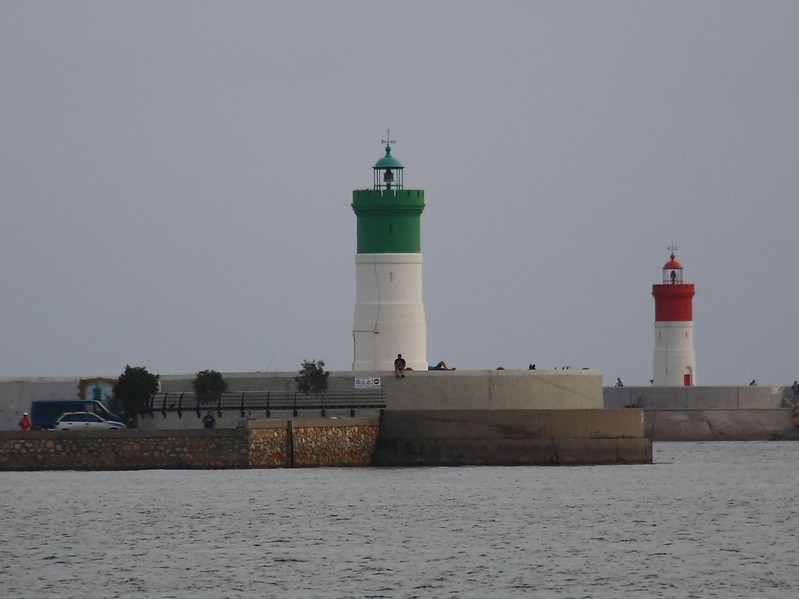 Cartagena / Dique de la Curra Lighthouse
Behind Navidad Breakwater Lighthouse (See E0128)
Keywords: Mediterranean sea;Spain;Murcia;Cartagena
