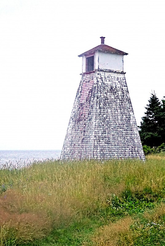 New Brunswick / Indian Point Range Front Lighthouse
AKA Cape Tormentine Entrance Range Front
Author of the photo: [url=https://www.flickr.com/photos/archer10/] Dennis Jarvis[/url]
Keywords: New Brunswick;Canada;Northumberland Strait