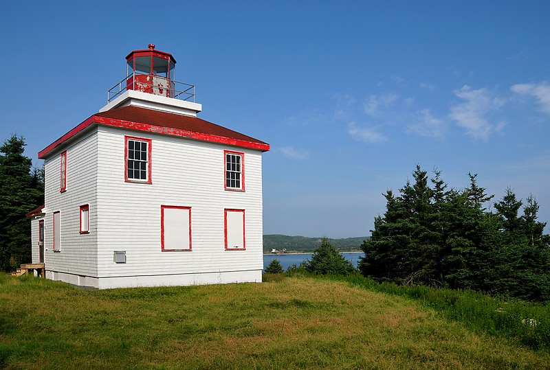 Nova Scotia / Isaac's Harbour Lighthouse
Author of the photo: [url=https://www.flickr.com/photos/archer10/]Dennis Jarvis[/url]
Keywords: Nova Scotia;Canada;Atlantic ocean