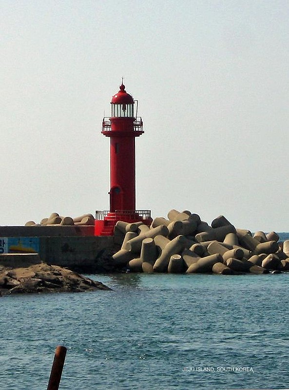 Jeju island / Sagye Hang lighthouse
Author of the photo: [url=https://www.flickr.com/photos/21475135@N05/]Karl Agre[/url]

Keywords: Jeju island;South Korea;East China sea
