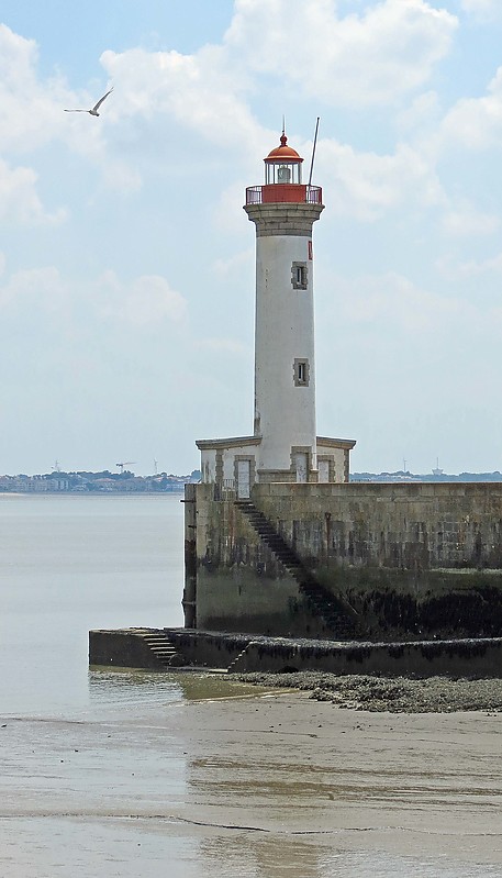 Loire / St Nazaire / Vieux Mole lighthouse
Author of the photo: [url=https://www.flickr.com/photos/21475135@N05/]Karl Agre[/url]
Keywords: France;Loire;Loire-Atlantique;Saint-nazaire