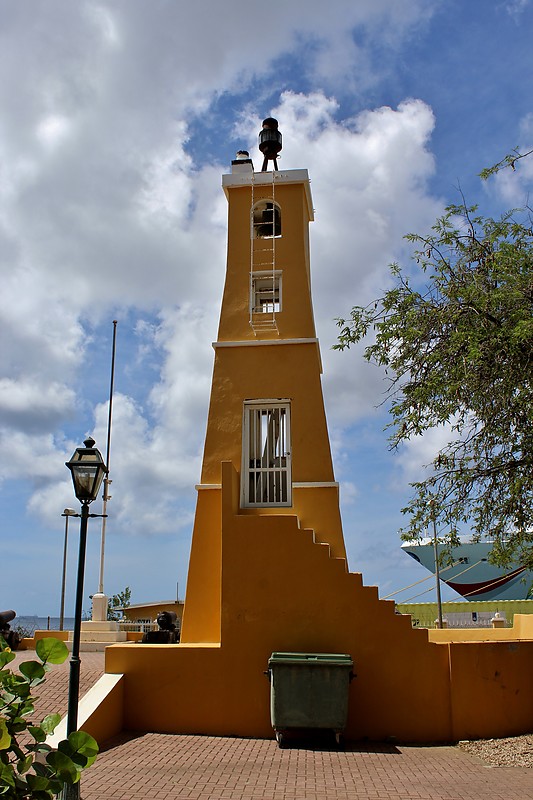 Kralendijk / Fort Oranje Lighthouse
Author of the photo: [url=https://www.flickr.com/photos/bobindrums/]Robert English[/url]
Keywords: Netherlands Antilles;Bonaire;Caribbean sea;Kralendijk