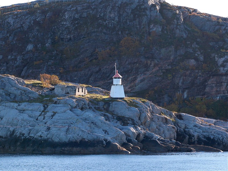Dalasundet / Kvitneset light
Keywords: Kristiansund;Norway;Norwegian sea;Dalasundet