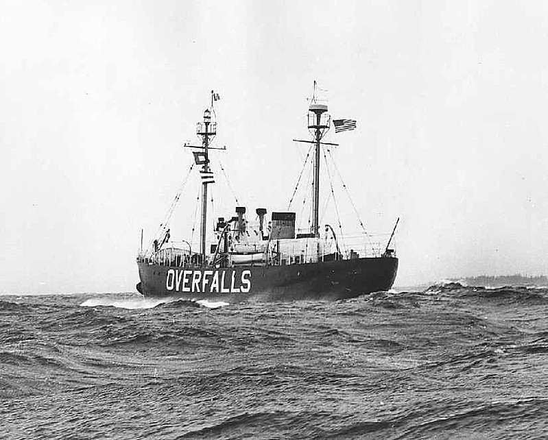 United States Lightvessel WLV-605
Photo from [url=http://www.uscg.mil/history/weblightships/Lightship_Photo_Index.asp]US Coast Guard site[/url]
No caption; Photo No. I(d); date/photographer unknown.
[WLV-605 on her way to or from her station at Overfalls.  She entered service in 1951 and operated from the Overfalls station until 1960.  She then served on the Blunts Reef station through 1969 and ended her Coast Guard career as a relief lightship for the west coast.  She was decommissioned in 1975.]
Keywords: United States;Lightship;Historic;Delaware