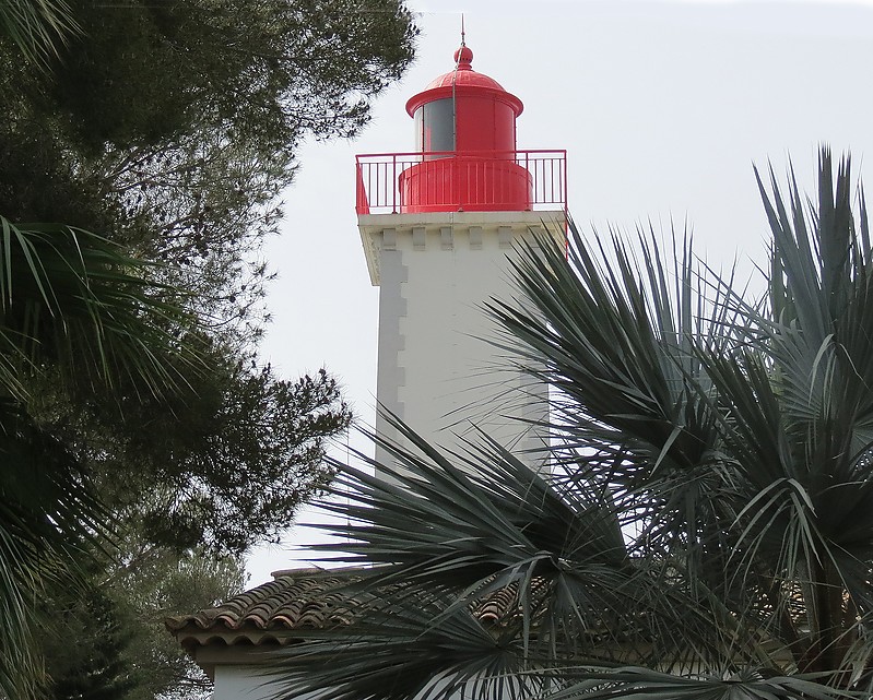 Agay / La Baumette lighthouse
Author of the photo: [url=https://www.flickr.com/photos/21475135@N05/]Karl Agre[/url]

Keywords: France;Agay;Mediterranean sea
