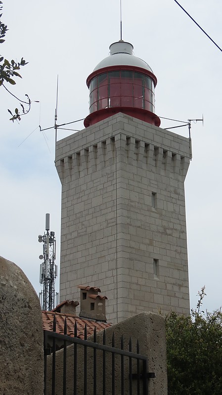Antibes / La Garoupe Lighthouse
Author of the photo: [url=https://www.flickr.com/photos/21475135@N05/]Karl Agre[/url]
Keywords: Cote-d-Azur;Antibes;France;Nice;Mediterranean sea