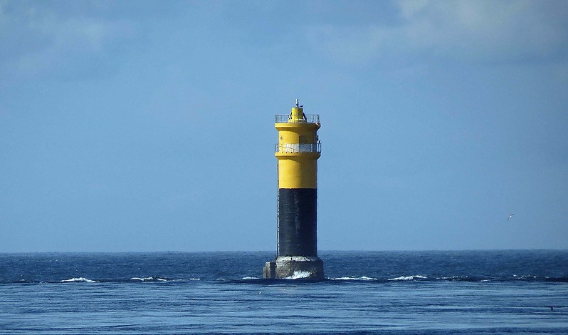 Brittany / South Finistere / Ile de Sein / Le Chat lighthouse
Author of the photo: [url=https://www.flickr.com/photos/21475135@N05/]Karl Agre[/url]
Keywords: France;Bay of Biscay;Ile de Sein;Offshore