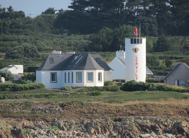 Brittany / Finistere / Audierne / Phare de Pointe de Lervily
Author of the photo: [url=https://www.flickr.com/photos/21475135@N05/]Karl Agre[/url]
Keywords: Brittany;France;Bay of Biscay