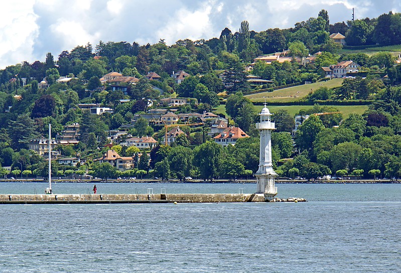 Lac Léman / Geneve / Phare de la Jetée des Paquis
Author of the photo: [url=https://www.flickr.com/photos/archer10/] Dennis Jarvis[/url]

Keywords: Geneve;Switzerland
