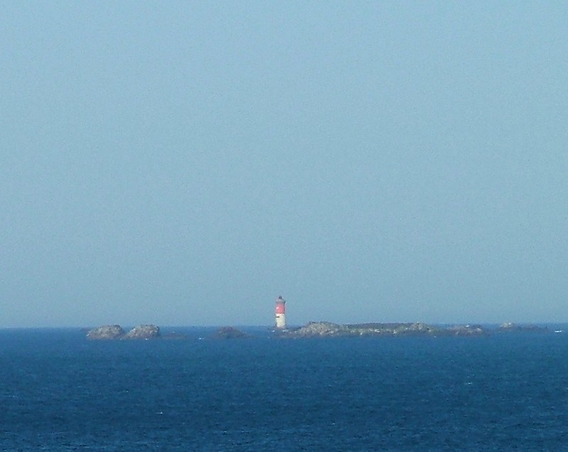Brittany / Finistere / Near Pointe Saint-Mathieu / Phare les Pierres Noires
Author of the photo: [url=https://www.flickr.com/photos/larrymyhre/]Larry Myhre[/url]
Keywords: France;Le Conquet;Bay of Biscay;Offshore