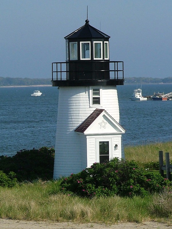 Massachusetts / Lewis Bay lighthouse
AKA Channel Point
Author of the photo: [url=https://www.flickr.com/photos/larrymyhre/]Larry Myhre[/url]

Keywords: United States;Massachusetts;Atlantic ocean