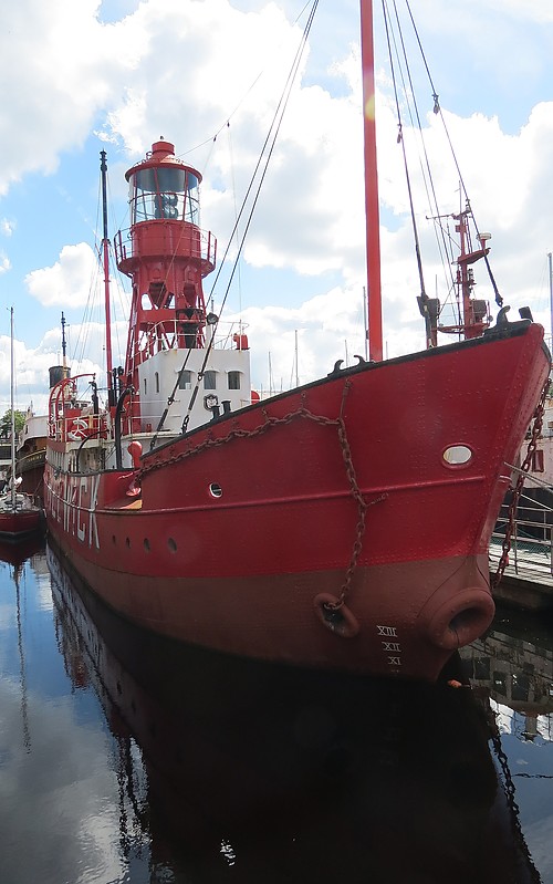 Trinity House lightship 91 (LV 91) Helwick station
Now in Swansea Marina with the Museum
Author of the photo: [url=https://www.flickr.com/photos/21475135@N05/]Karl Agre[/url]
Keywords: Swansea;Wales;United Kingdom;Bristol channel;Lightship