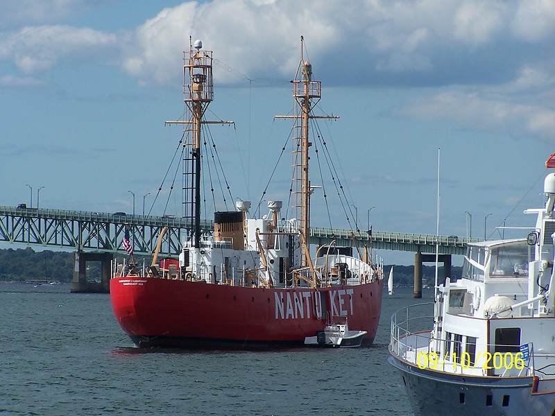Rhode Island / Lightship Nantucket I (WLV-612)
Author of the photo: [url=https://www.flickr.com/photos/bobindrums/]Robert English[/url]
Keywords: United States;Rhode Island;Atlantic ocean;Nantucket;Lightship