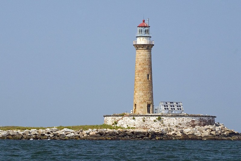 New York / Little Gull Island lighthouse
Author of the photo: [url=https://jeremydentremont.smugmug.com/]nelights[/url]

Keywords: New York;Atlantic ocean;United States