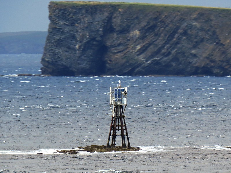 Orkney Islands / South Ronaldsay / Lother Rock light
Author of the photo: [url=https://www.flickr.com/photos/larrymyhre/]Larry Myhre[/url]
Keywords: Orkney islands;Scotland;United Kingdom;South Ronaldsay;Offshore