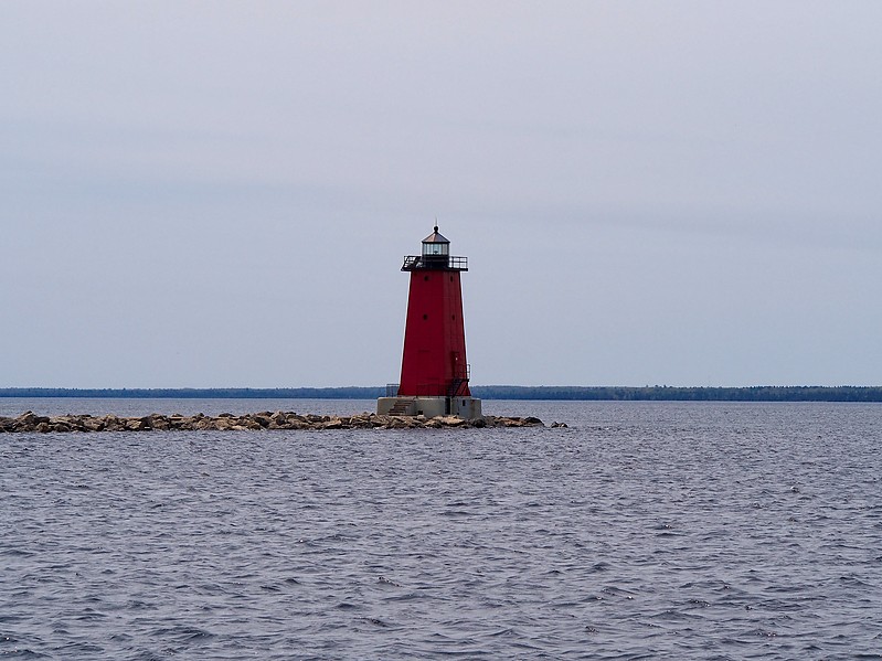 Michigan / Manistique East Breakwater lighthouse
Author of the photo: [url=https://www.flickr.com/photos/selectorjonathonphotography/]Selector Jonathon Photography[/url]
Keywords: Michigan;Lake Michigan;United States;Manistique