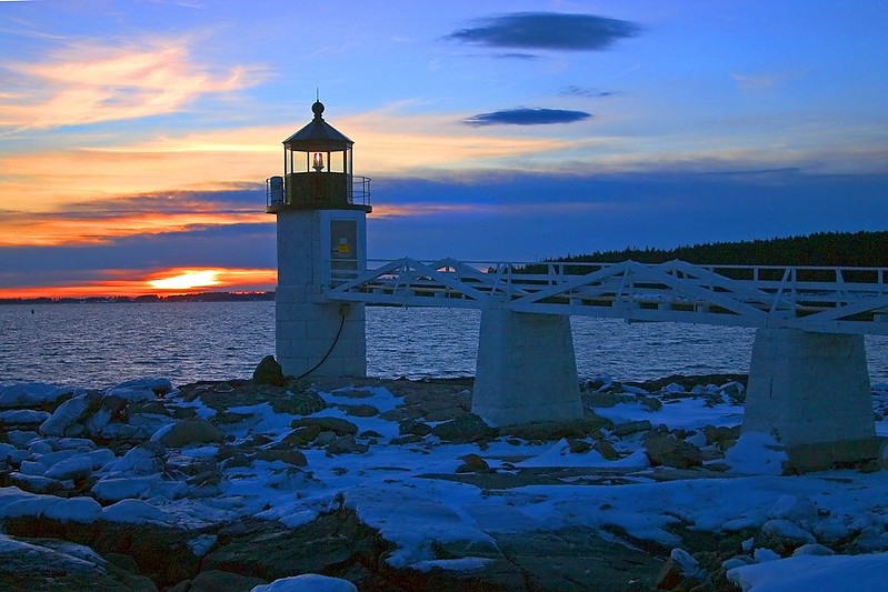 Maine /  Marshall Point lighthouse - sunset 
Author of the photo: [url=https://jeremydentremont.smugmug.com/]nelights[/url]

Keywords: Maine;United States;Atlantic ocean;Sunset
