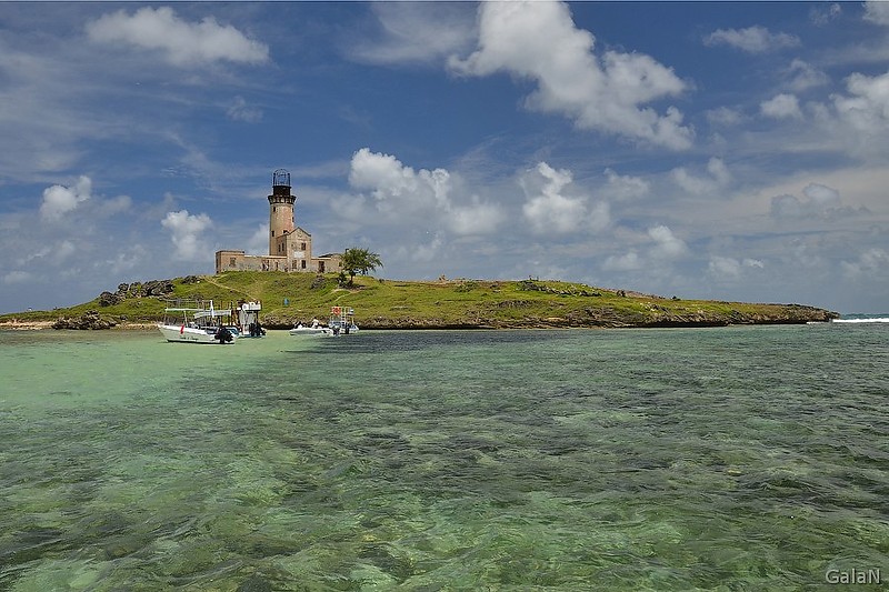 Île aux Fouquets lighthouse
AKA Île du Phare, Grand Port
Keywords: Mauritius;Indian ocean