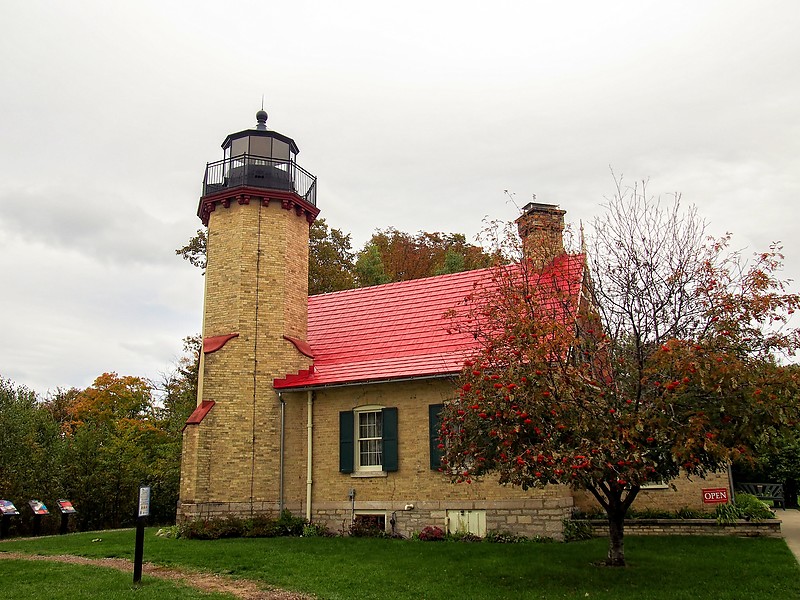Michigan / McGulpin Point lighthouse
Author of the photo: [url=https://www.flickr.com/photos/selectorjonathonphotography/]Selector Jonathon Photography[/url]
Keywords: Michigan;Lake Michigan;United States