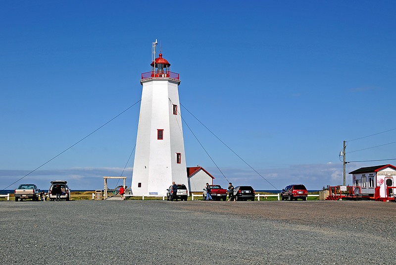 New Brunswick / Miscou Island lighthouse
Author of the photo: [url=https://www.flickr.com/photos/archer10/]Dennis Jarvis[/url]
Keywords: New Brunswick;Canada;Saint Lawrence Gulf