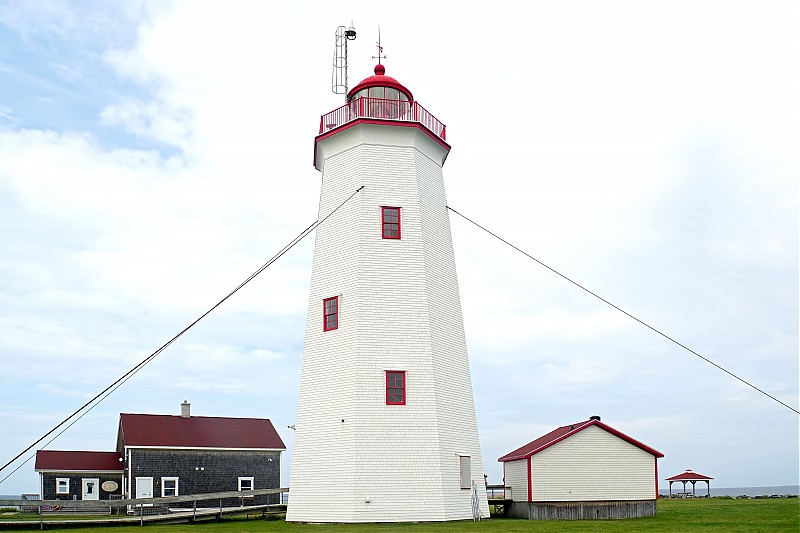 New Brunswick / Miscou Island lighthouse
Author of the photo: [url=https://www.flickr.com/photos/archer10/]Dennis Jarvis[/url]
Keywords: New Brunswick;Canada;Saint Lawrence Gulf