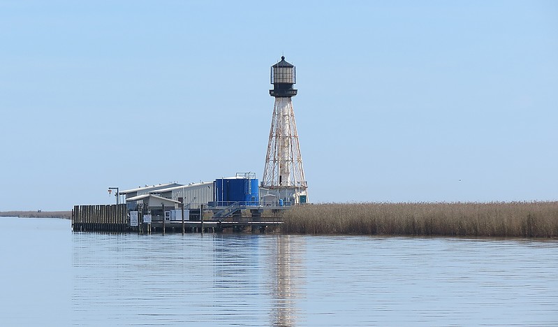 Louisiana / South Pass Range Rear lighthouse
Author of the photo: [url=https://www.flickr.com/photos/21475135@N05/]Karl Agre[/url]
Keywords: Louisiana;Gulf of Mexico;United States;Mississippi