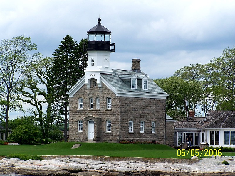 Connecticut / Morgan Point lighthouse
Author of the photo: [url=https://www.flickr.com/photos/bobindrums/]Robert English[/url]
Keywords: Long Island Sound;Connecticut;United States