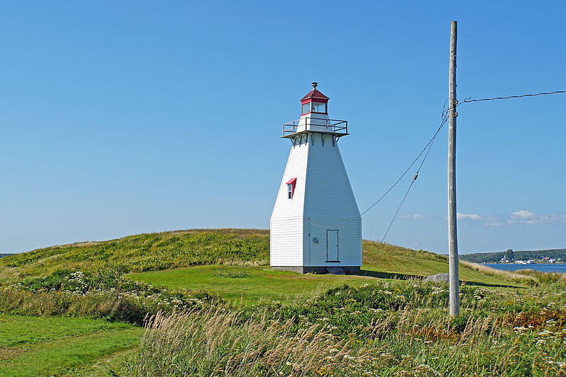 Nova Scotia / French Point Lighthouse
AKA Pleasant Point, Musquodoboit Harbour Range Rear
Author of the photo: [url=https://www.flickr.com/photos/archer10/]Dennis Jarvis[/url]
Keywords: Atlantic ocean;Canada;Nova Scotia