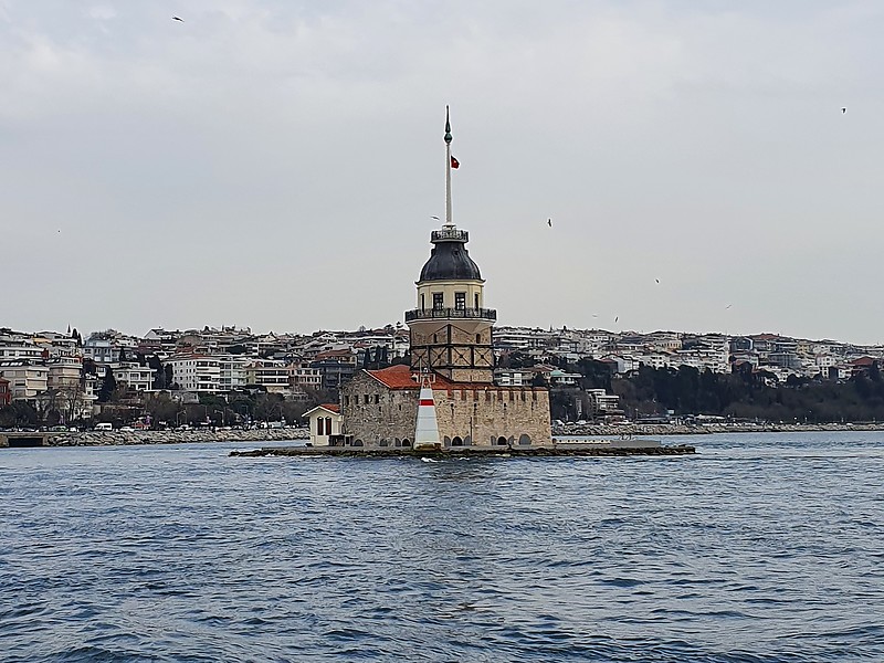 Istanbul / Kizkulesi lighthouse (old and new)
Keywords: Istanbul;Bosphorus;Turkey