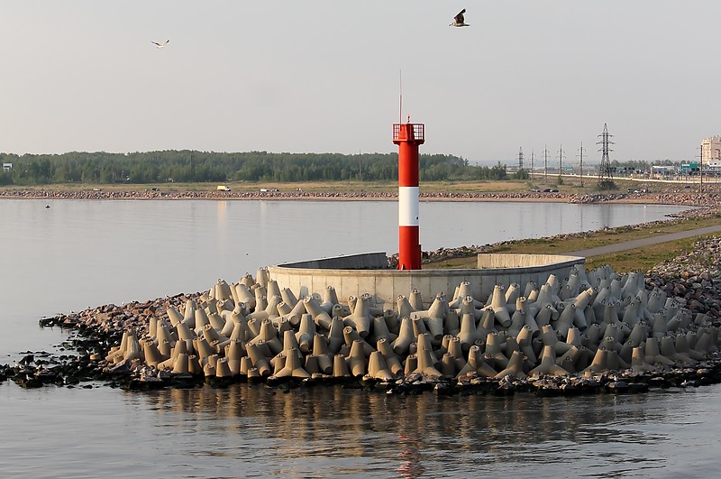Saint-Petersburg Flood Protection Barrier / C1 Navigational structure / External North Mole light
Author of the photo: [url=https://www.flickr.com/photos/bobindrums/]Robert English[/url]
Keywords: Saint-Petersburg;Gulf of Finland;Russia