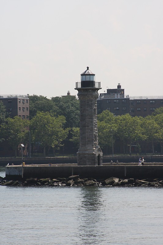New York / Blackwell Island lighthouse
Keywords: New York;New York City;Manhattan river;United States