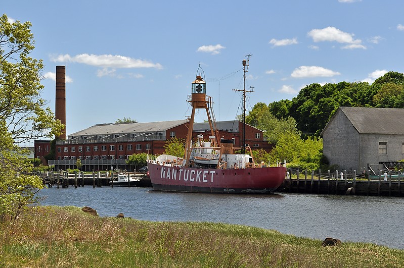 United States Lightvessel WLV-613 Nantucket II
Author of the photo: [url=https://www.flickr.com/photos/8752845@N04/]Mark[/url]
Keywords: United States;Lightship;Massachusetts