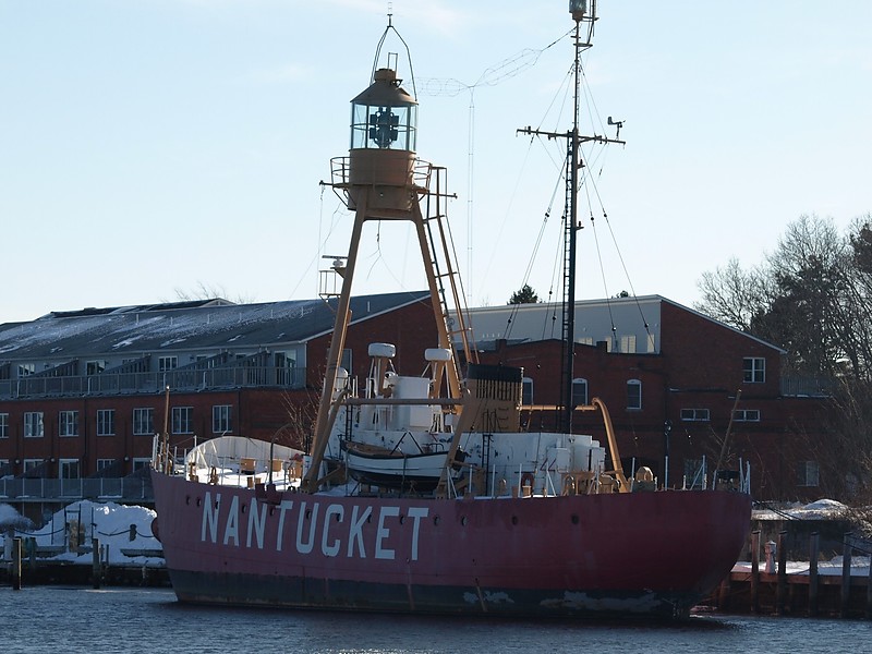 United States Lightvessel WLV-613 Nantucket II
Author of the photo: [url=https://www.flickr.com/photos/31291809@N05/]Will[/url]

Keywords: United States;Lightship;Massachusetts