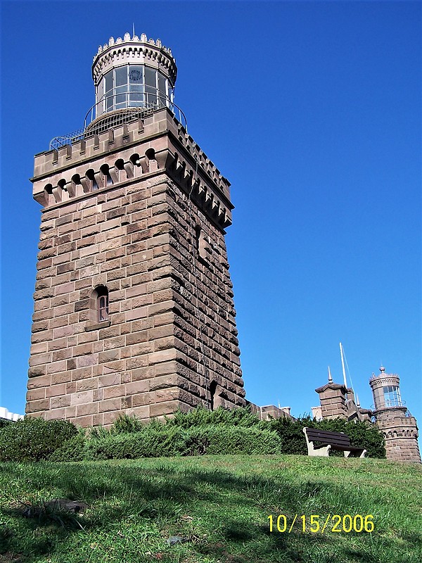 New Jersey / Navesink Twin Lighthouses
Left: South tower; Right: North tower
Author of the photo: [url=https://www.flickr.com/photos/bobindrums/]Robert English[/url]
Keywords: New Jersey;United States;Highlands;Atlantic ocean