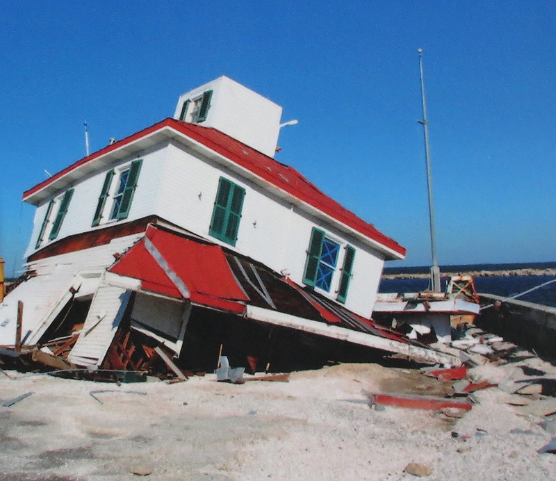 Louisiana / New Canal Lighthouse - collapsed after hurricanes in 2005
Author of the photo: [url=https://www.flickr.com/photos/21475135@N05/]Karl Agre[/url]

Keywords: Louisiana;United States;New Orleans