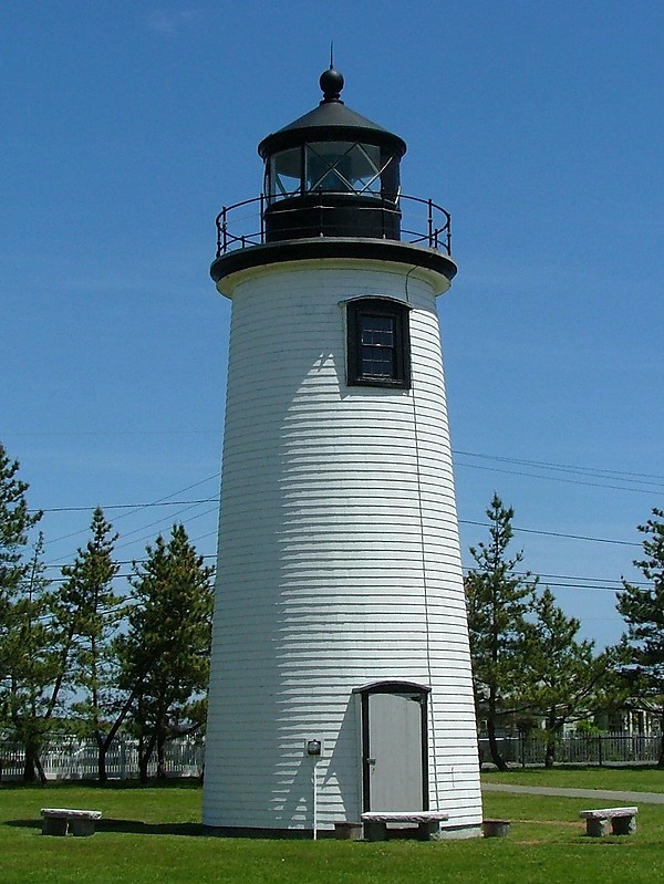Massachusetts / Newburyport Harbor (Plum Island) lighthouse
Author of the photo: [url=https://www.flickr.com/photos/larrymyhre/]Larry Myhre[/url]

Keywords: Massachusetts;Atlantic ocean;Newburyport;United States