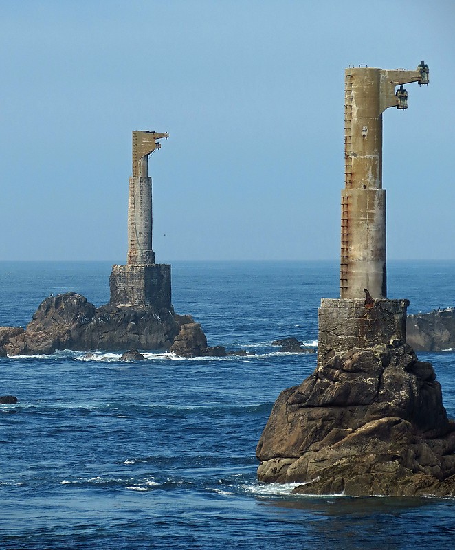 Phare de Nividic - ruins of cable car for keepers
Author of the photo: [url=https://www.flickr.com/photos/21475135@N05/]Karl Agre[/url]
Keywords: France;Bay of Biscay;Ouessant