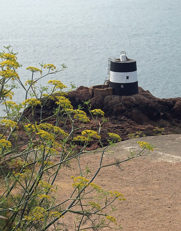 Jersey / Noirmont Point light
Author of the photo: [url=https://www.flickr.com/photos/21475135@N05/]Karl Agre[/url]
Keywords: Jersey;United Kingdom;English Channel