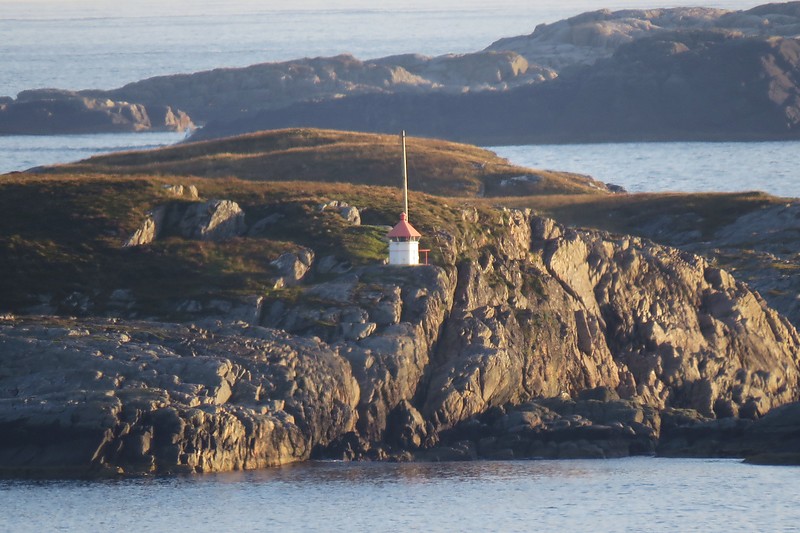 Fedje area / Nordoy lighthouse
Author of the photo: [url=https://www.flickr.com/photos/larrymyhre/]Larry Myhre[/url]

Keywords: Norway;Fedje;Skjeljanger