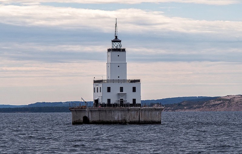 Michigan / North Manitou Shoal lighthouse
Author of the photo: [url=https://www.flickr.com/photos/selectorjonathonphotography/]Selector Jonathon Photography[/url]
Keywords: Michigan;Lake Michigan;United States;Offshore