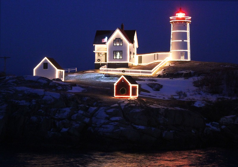 Maine / Cape Neddick (Nubble) Lighthouse at Christmas
Author of the photo: [url=https://www.flickr.com/photos/31291809@N05/]Will[/url]

Keywords: Maine;United States;Atlantic ocean;Night;Winter