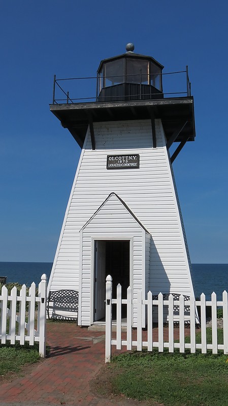 New York / Olcott lighthouse (replica)
Author of the photo: [url=https://www.flickr.com/photos/21475135@N05/]Karl Agre[/url]
Keywords: New York;Olcott;Lake Ontario;United States