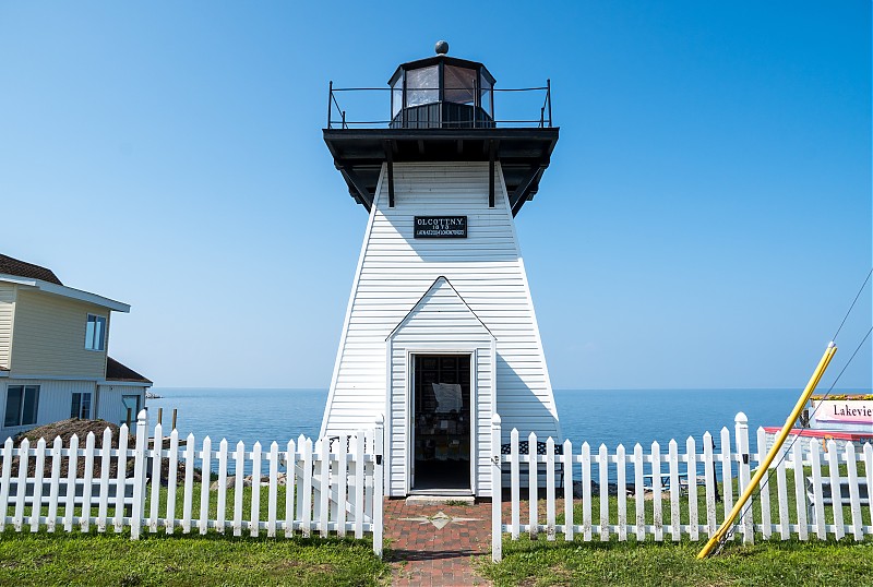 New York / Olcott lighthouse (replica)
Author of the photo: [url=https://www.flickr.com/photos/selectorjonathonphotography/]Selector Jonathon Photography[/url]
Keywords: New York;Olcott;Lake Ontario;United States