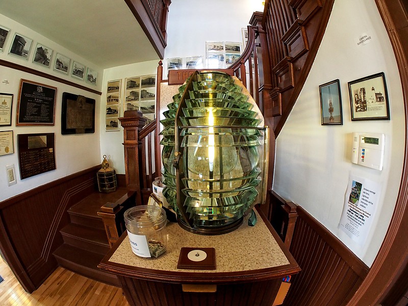 Indiana / Michigan City lighthouse - museum exhibition
Author of the photo: [url=https://www.flickr.com/photos/selectorjonathonphotography/]Selector Jonathon Photography[/url]
Keywords: Museum